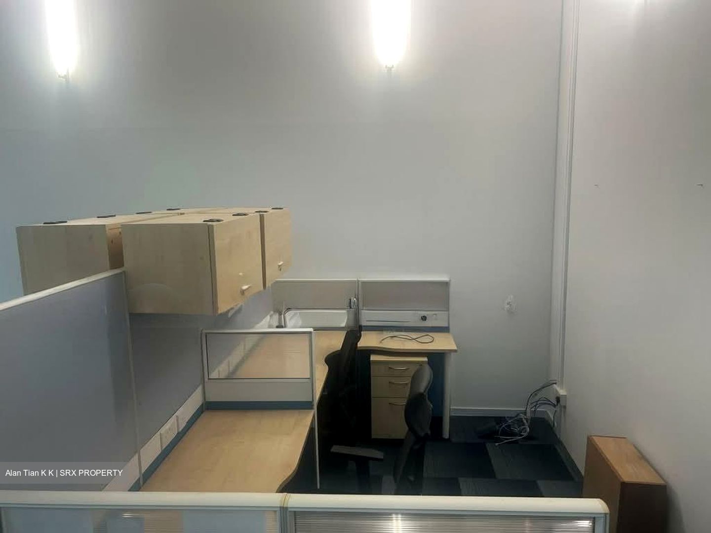 Oxley Tower (D1), Office #598079371